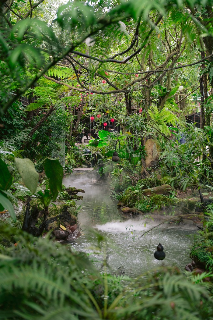 Củi Coffee là quán cà phê rừng nhiệt đới mang đến không gian rất chill ở Huế