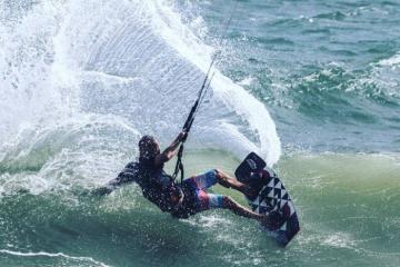 Lướt ván diều ở Mũi Né Lâm Đồng: Trải nghiệm thú vị mùa cuối năm