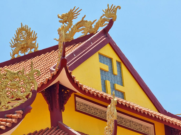 Chùa Núi Nổi An Giang - Trang trí truyền thống