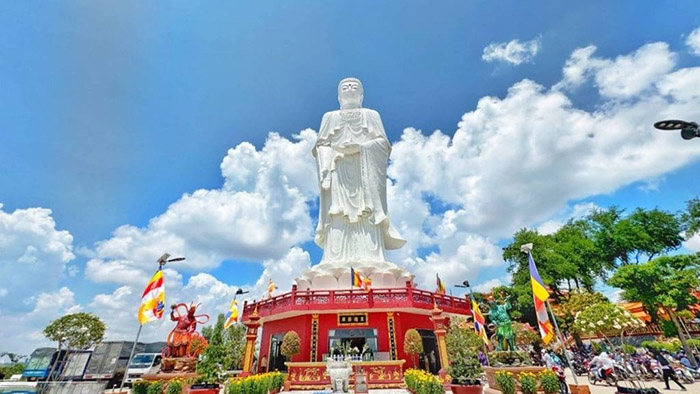 Chùa Núi Nổi An Giang - Tượng Phật A Di Đà