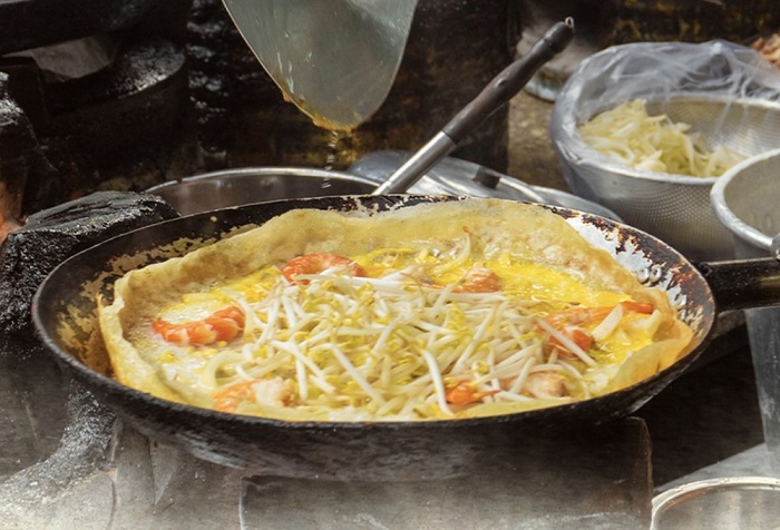 Thưởng thức ẩm thực dân dã là hoạt động thú vị ở Bãi Dừa Tư Nghĩa