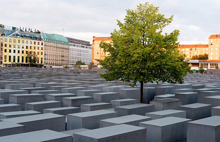 Denkmal für die Ermordeten Juden Europas là điểm tham quan ở quảng trường Pariser Platz