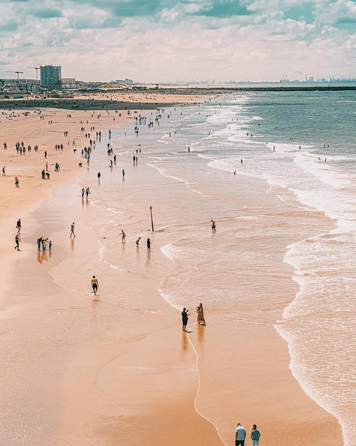 Vẻ đẹp của bãi biển Scheveningen Hà Lan