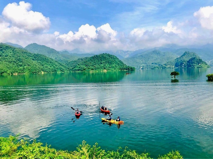 chùa Phật Quang Hòa Bình - hồ Hoà Bình