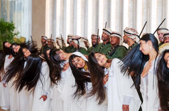 Múa tóc là điệu múa độc đáo nhất thế giới dành cho tất cả mọi người