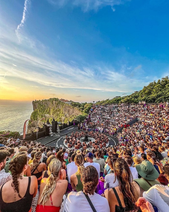 Múa khỉ là điệu múa độc đáo nhất thế giới mà du khách không thể bỏ qua