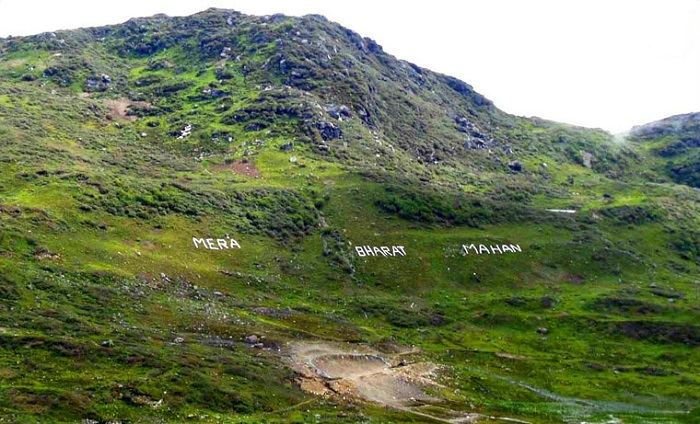 Đồi Mera Bharat Mahan là điểm tham quan hàng đầu ở đèo Nathula