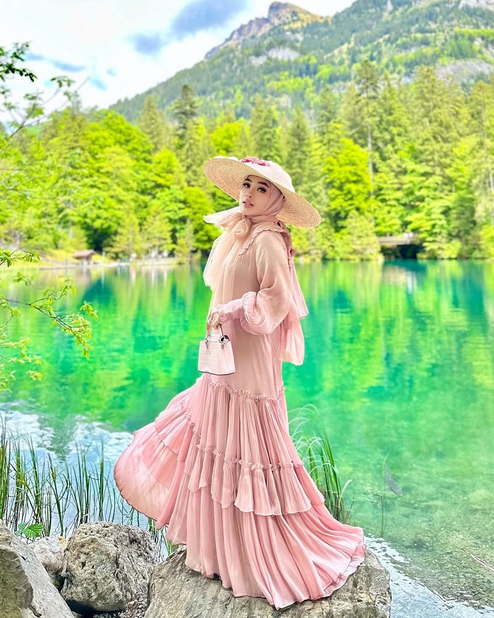 Blausee là hồ nước trong nhất thế giới nằm ở Thụy Sỹ