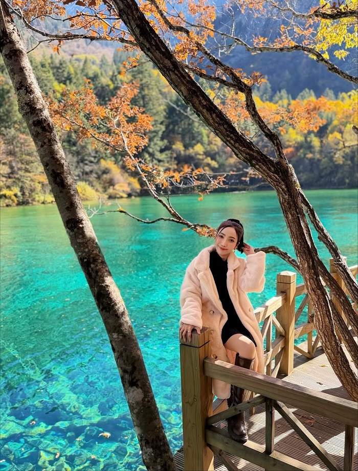 Hồ Ngũ Hoa là hồ nước trong nhất thế giới góc nào lên hình cũng đẹp