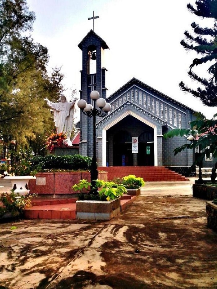 Khám phá nhà thờ Thánh Tâm Đắk Lắk  