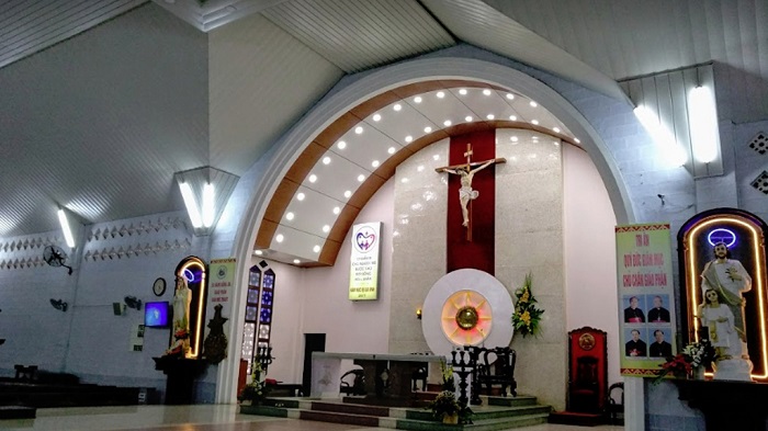 Khám phá nhà thờ Thánh Tâm Đắk Lắk  