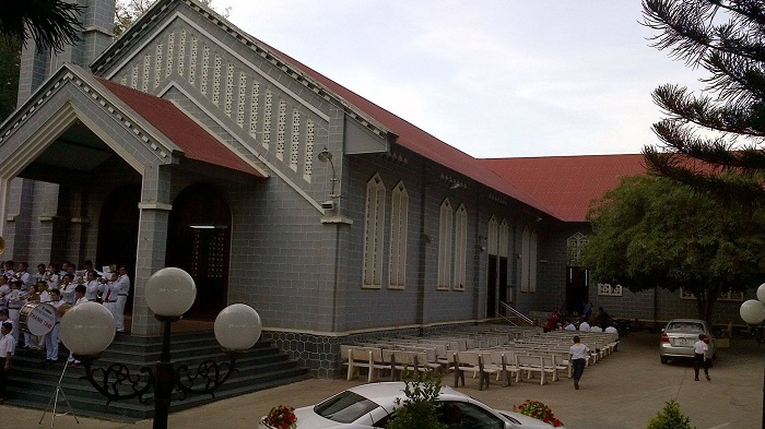 Kiến trúc nhà thờ Thánh Tâm Đắk Lắk  
