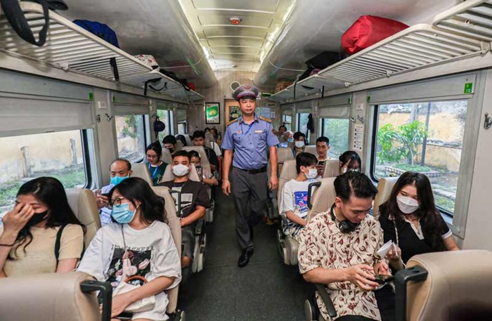 tàu Hà Nội Hải Phòng - trang bị