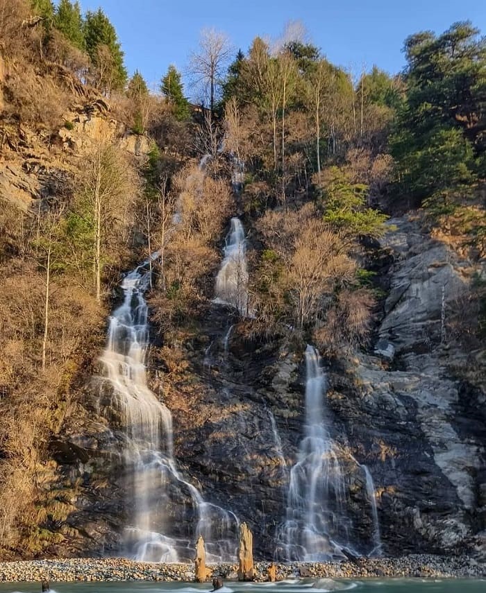 Thác nước Mandakini là điểm tham quan hàng đầu ở đèo Nathula