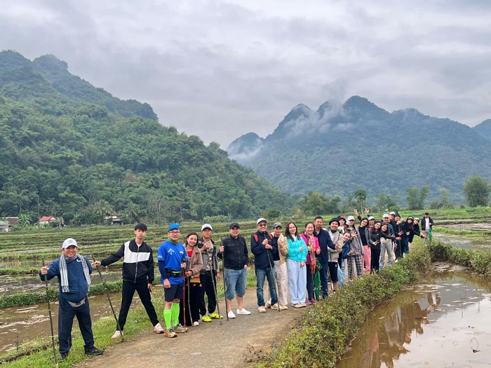 tour đi bộ xuyên rừng tại Thanh Hoá - trekking đỉnh Pù Hu
