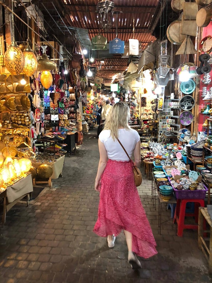 Đừng quên mua sắm một ít đặc sản làm quà cho chuyến đi châu Phi - Ảnh: Rhonna Elizabeth Explores