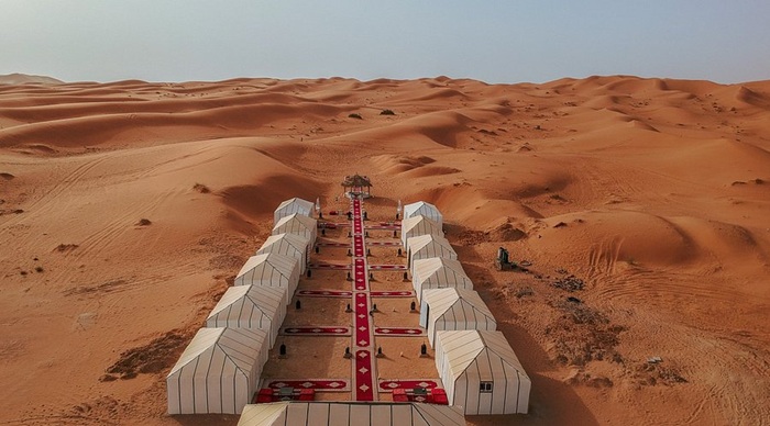 Đừng bỏ lỡ cắm trại qua đêm ở sa mạc Sahara - Ảnh: Tripadvisor