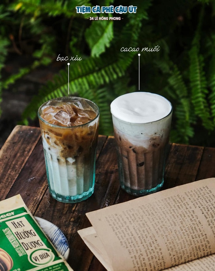 Ngồi ở Cậu Út, nhâm nhi cà phê cùng bạn bè quả là khoảnh khắc đáng nhớ - Ảnh: Internet