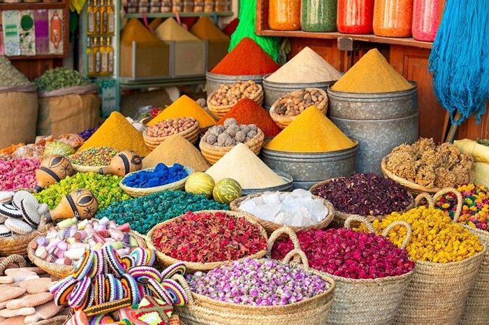 Khu chợ gia vị của Marrakech rực rỡ sắc màu - Ảnh: Peek
