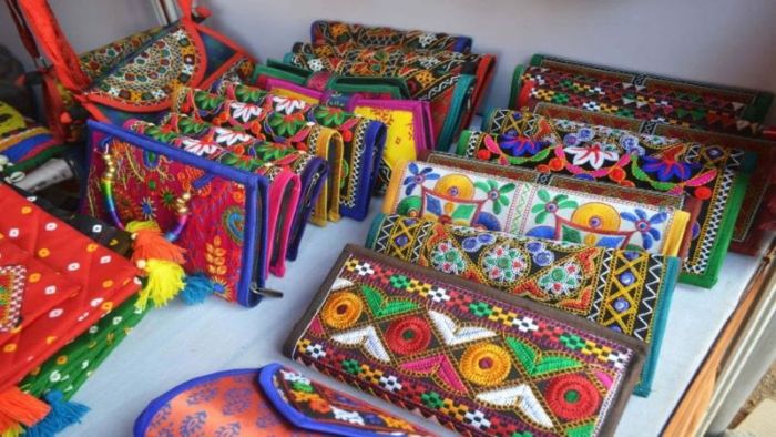 Nét đẹp văn hóa độc đáo trong các mẫu đồ thêu Kutch