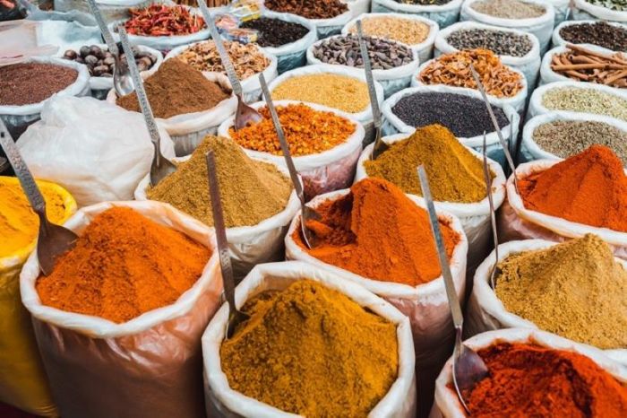 Mua gia vị Ấn Độ về làm quà để trải nghiệm nét đặc sắc trong ẩm thực ở đây