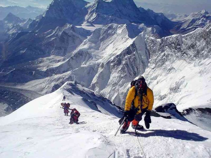 Đỉnh Everest luôn là điểm du lịch mạo hiểm nhưng đầy kích thích ở Nepal