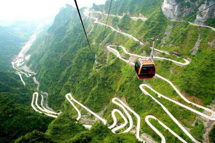 Lộ trình hiểm trở nhưng rất kích thích khi chu du trên đoạn đèo 99 khúc cua