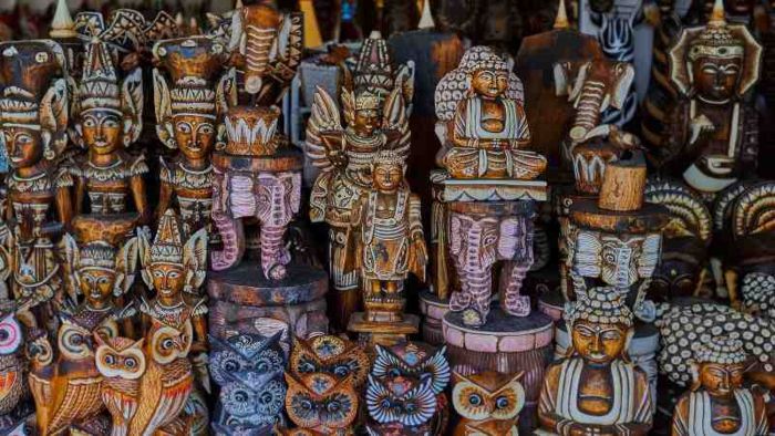 Các món đồ thủ công được nghệ nhân ở Indonesia chế tác rất tinh xảo, độc đáo