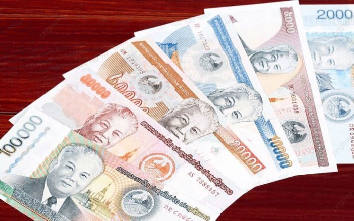 Tiền mặt được ưu tiên giao dịch ở các chợ tại Lào