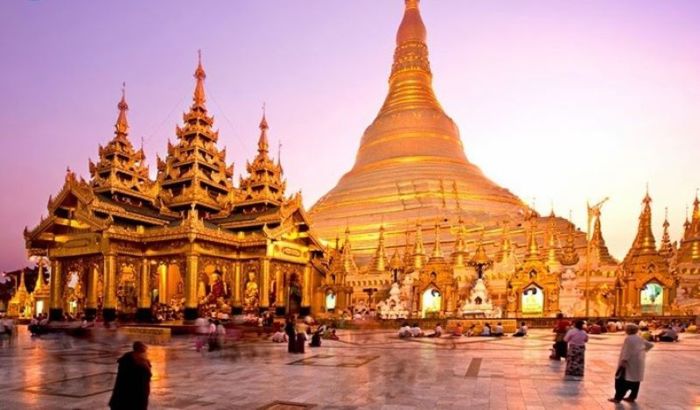 Đến Lào du lịch cần chú ý trang phục khi đến những nơi linh thiêng