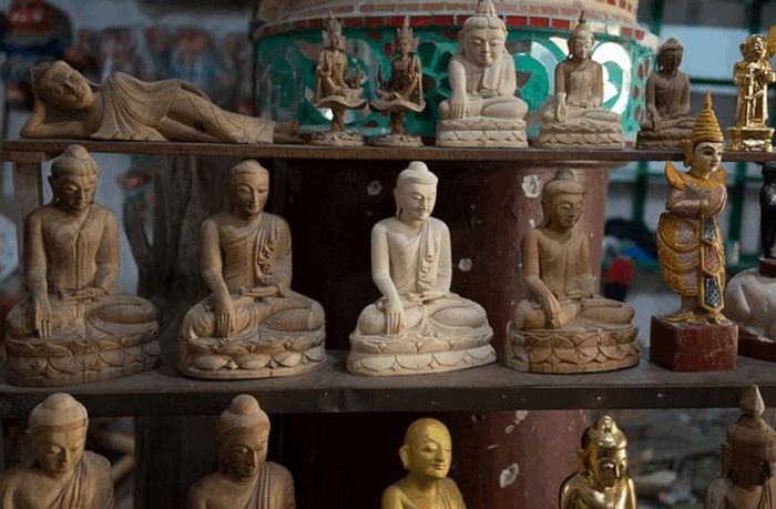 Mua tượng Phật để có được món quà tặng tâm linh khi đi Myanmar du lịch