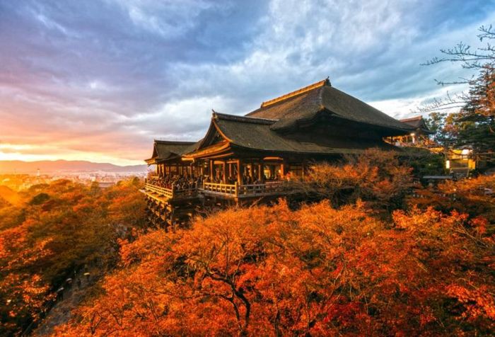 Chùa Kiyomizu Dera với kiến trúc gỗ độc đáo (Nguồn: Mia.vn)