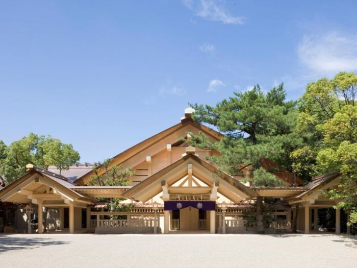 Kiến trúc Shinmei-zukuri của đền Atsuta Jingu