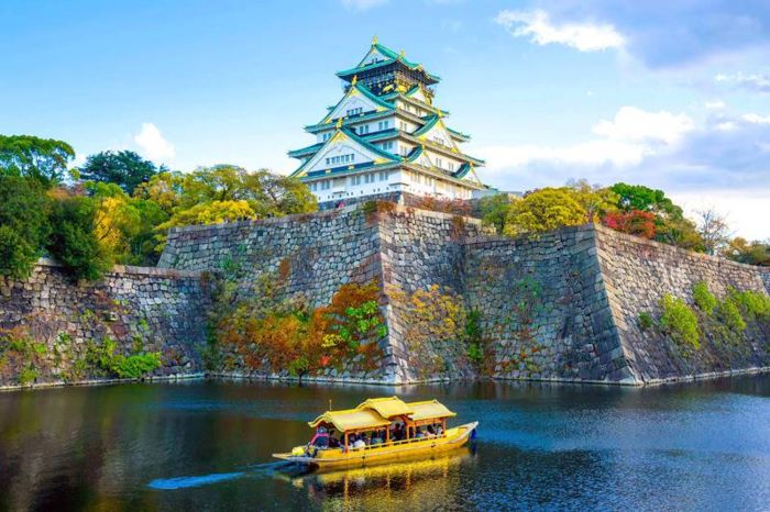 Vẻ đẹp cổ kính khiến bao du khách say mê khi check in thành phố Osaka (Nguồn: ivivu.com)