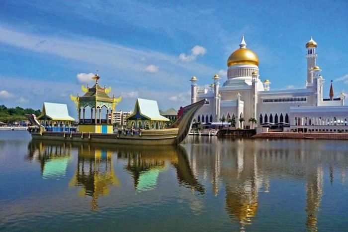 Tận mục sở thị cung điện dát vàng cực lớn ở Bandar Seri Begawan