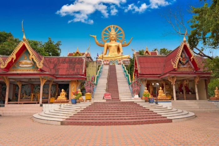 Kiến trúc độc đáo ở chùa Wat Phra Yai Pattaya 