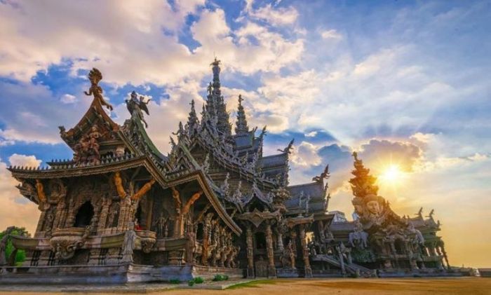 Kiến trúc ấn tượng của đền chân lý tại Pattaya 