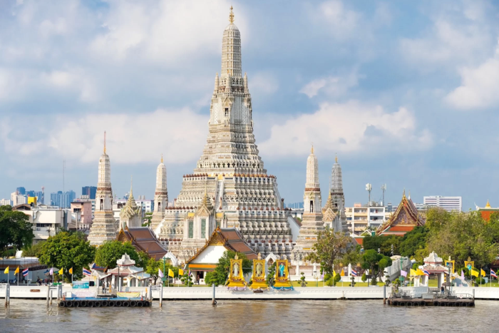 Chùa Wat Arun ngôi chùa cổ kính uy nghi ấn tượng