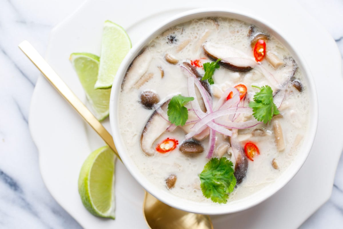 Súp gà nấu nước cốt dừa Thái Lan
