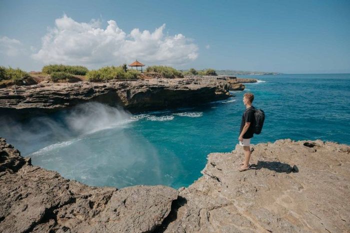 Khung cảnh ngoạn mục ở vịnh Devil’s Tears Bay