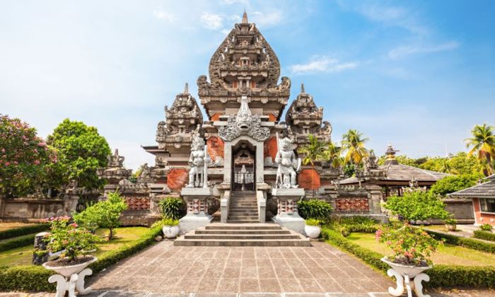 Từ tháng 4 - tháng 10 là lúc lý tưởng để check in Jakarta