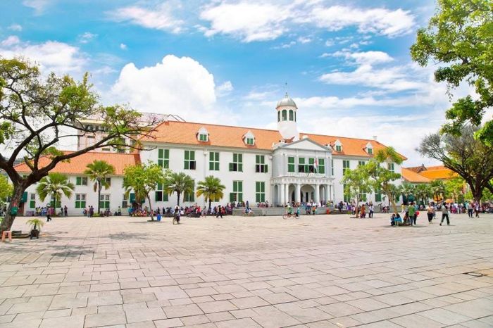 Check in Quảng trường Fatahillah nhộn nhịp