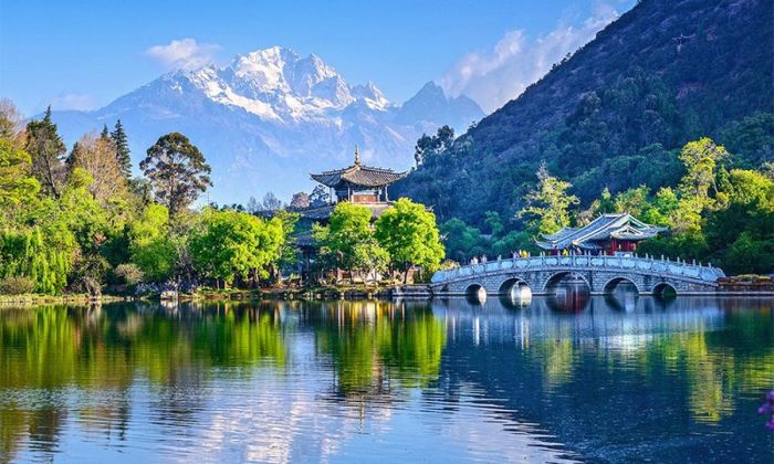 Tiết trời vào thu làm nên cảnh sắc tươi tắn tại Shangrila Trung Quốc