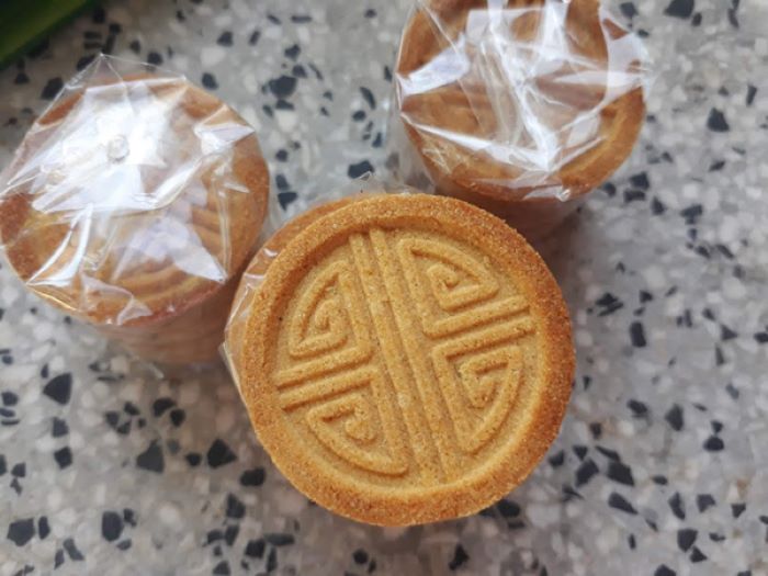 Bánh đậu xanh có vị ngọt bùi thơm ngon, đặc trưng của Hội An