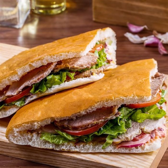 Bánh tam giác giúp bạn no bụng khi du lịch Bà Nà Hill