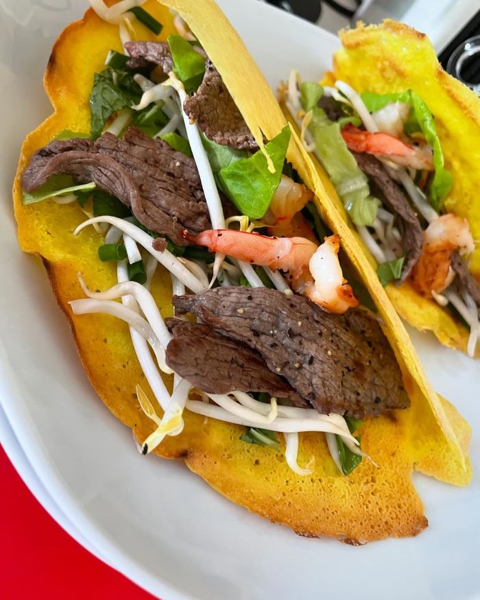 Bánh xèo Hội An đặc biệt với thịt và tôm