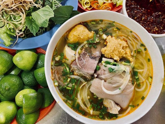 Bún bò chuẩn vị, thu hút du khách thu thập phương ghé thăm