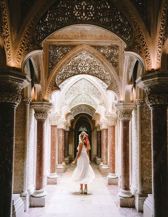 Phố cổ Sintra là địa điểm đáng ghé thăm khi đi tour Bồ Đào Nha