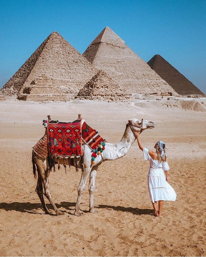 Kim tự tháp Giza là địa điểm du lịch nổi tiếng không thể bỏ lỡ khi đi tour Ai Cập 