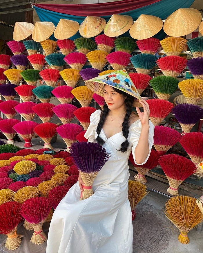 Chìm đắm trong vẻ đẹp cổ kính thơ mộng khi đi tour Huế